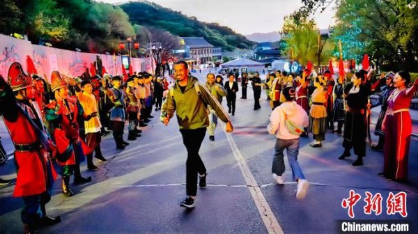 九游会欧洲杯八达岭长城景区3台多谈话功能售票机已落地-九游下载中心_九游游戏中心官网